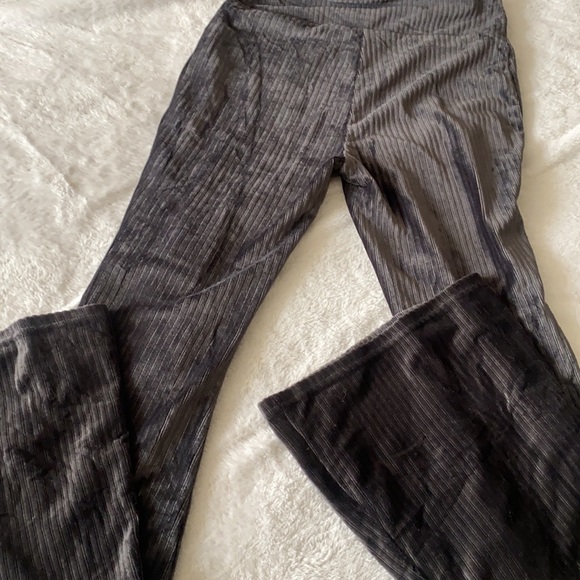 Two piece set flare pants and crop top - Picture 9 of 9